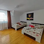 Casa Cu Balcon Brassó