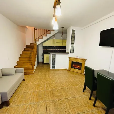 Casa Cu Balcon