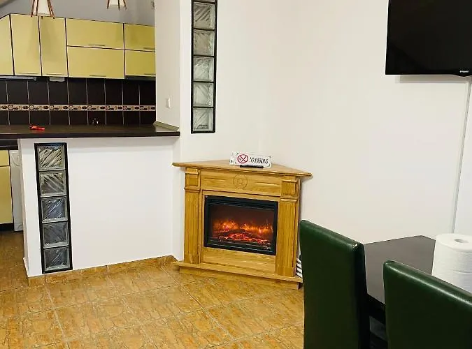 Casa Cu Balcon 브라쇼브